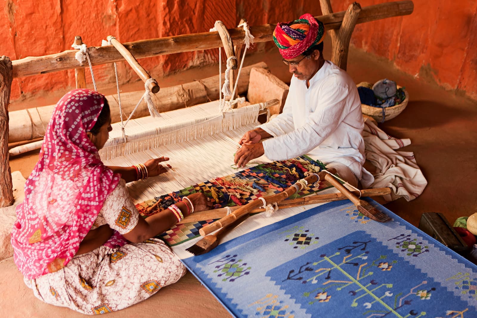 A weaver on the loom in Jaipur